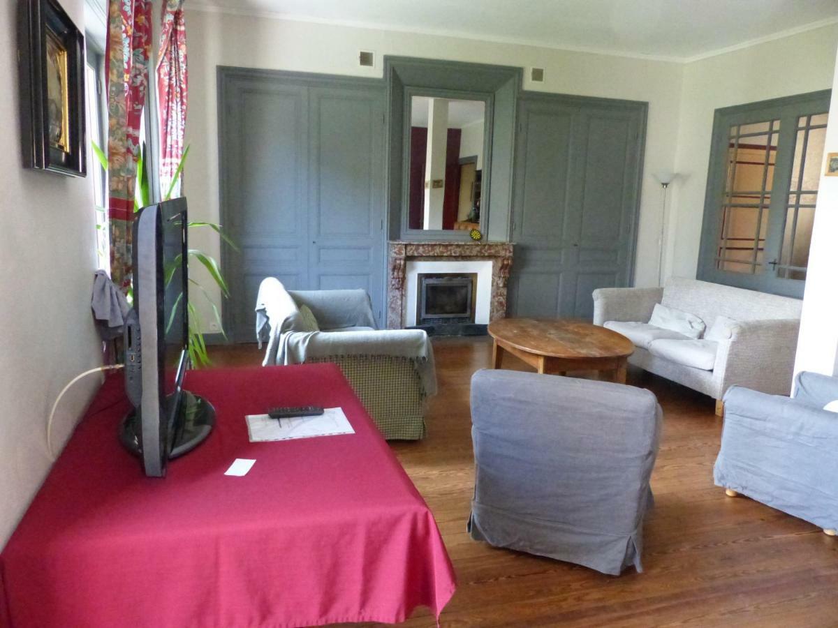 Hotel Les Volets Bleus Le Perreon Esterno foto