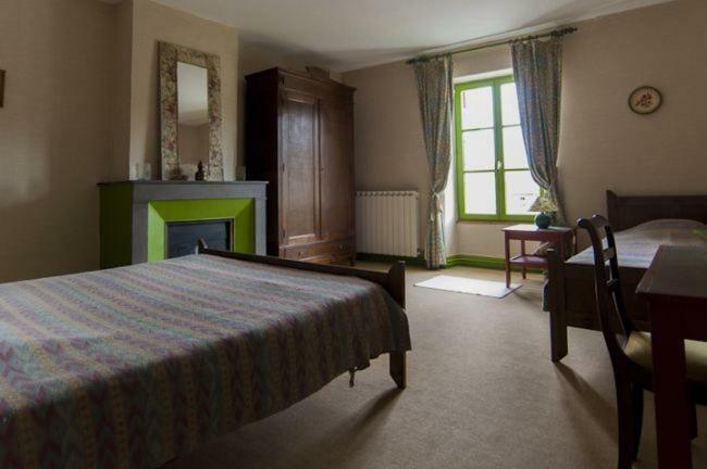 Hotel Les Volets Bleus Le Perreon Esterno foto