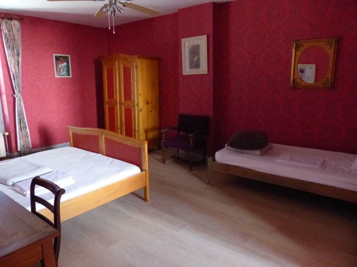 Hotel Les Volets Bleus Le Perreon Esterno foto