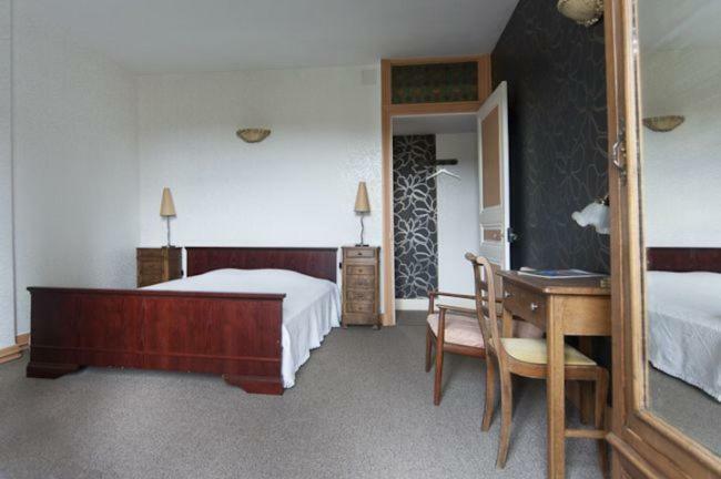 Hotel Les Volets Bleus Le Perreon Esterno foto
